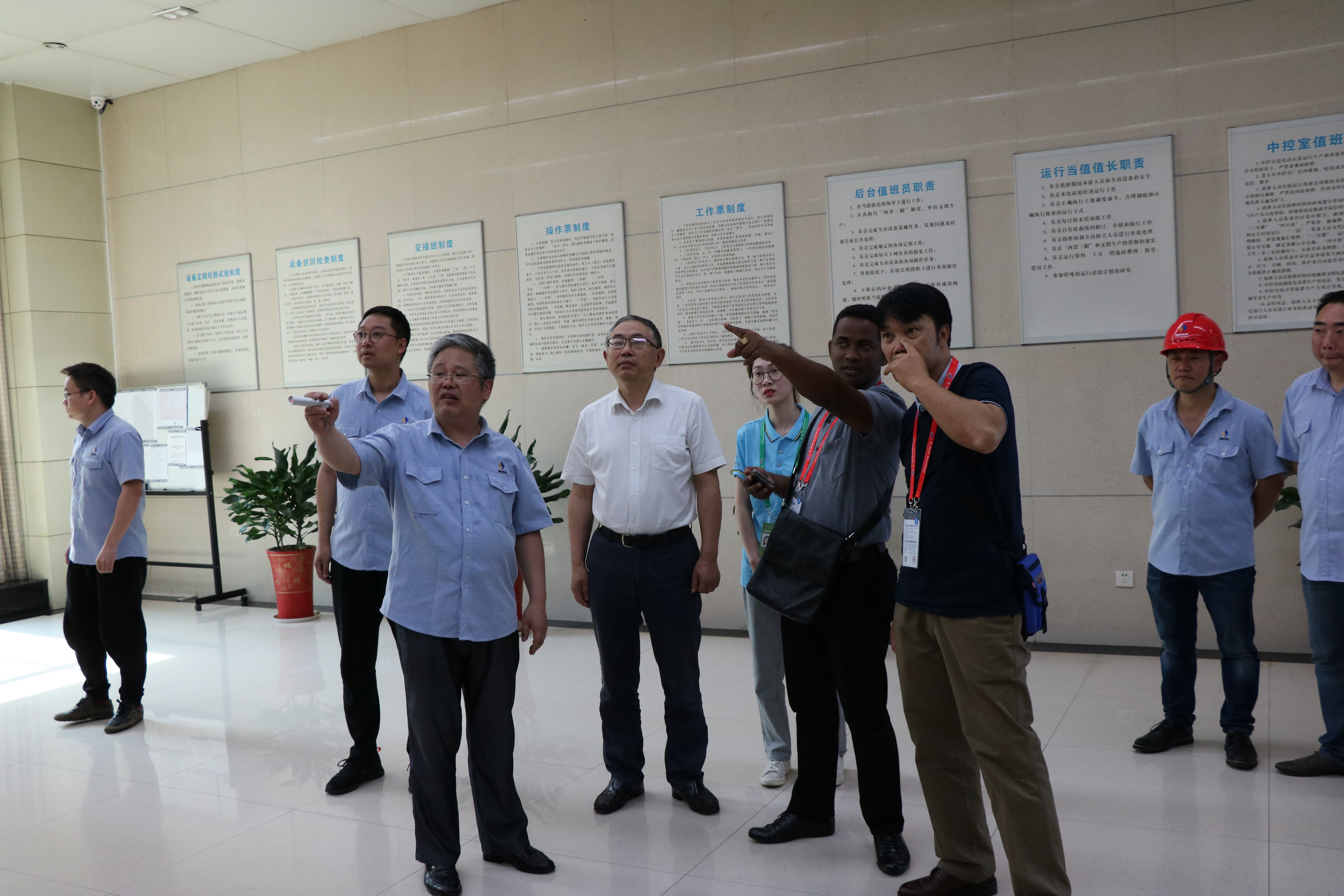 中非经贸博览会马达加斯加共和国参会人员参观株洲航电分米兰官方站网页版在线登入