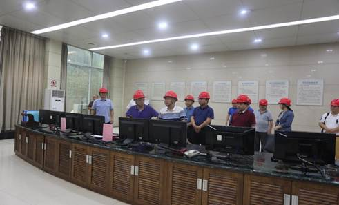 发展集团党委书记、董事长谭建华带队督查分米兰官方站网页版在线登入防洪防汛工作