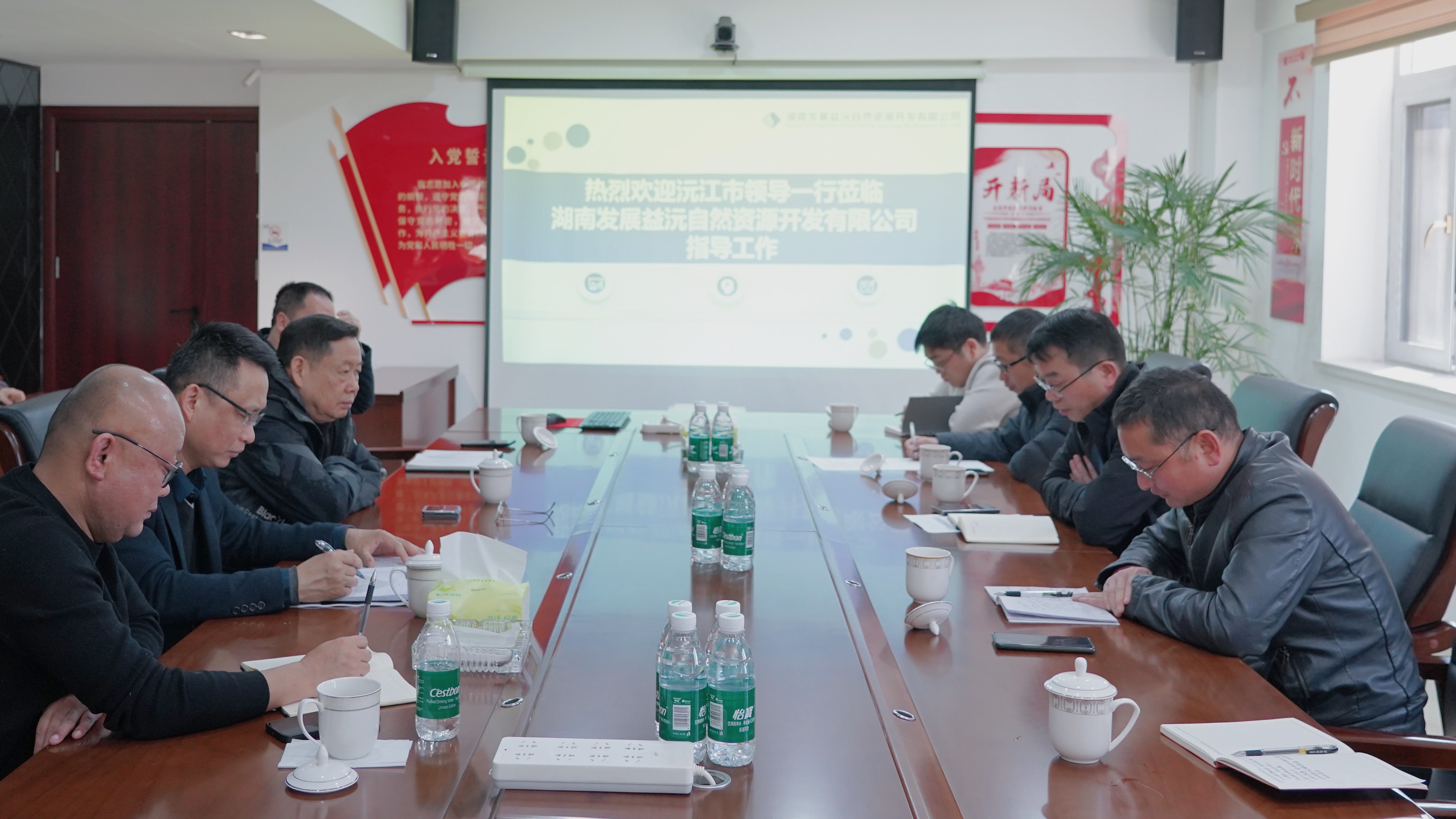 沅江市政协副主席、工商联主席汪交龙到益沅米兰官方站网页版在线登入调研